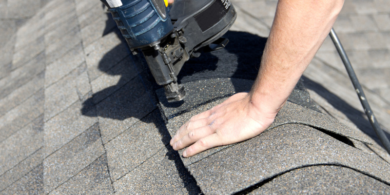 Four Benefits of Hiring Local Roofers